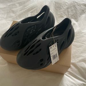 Yeezy Foam Runner Size 6